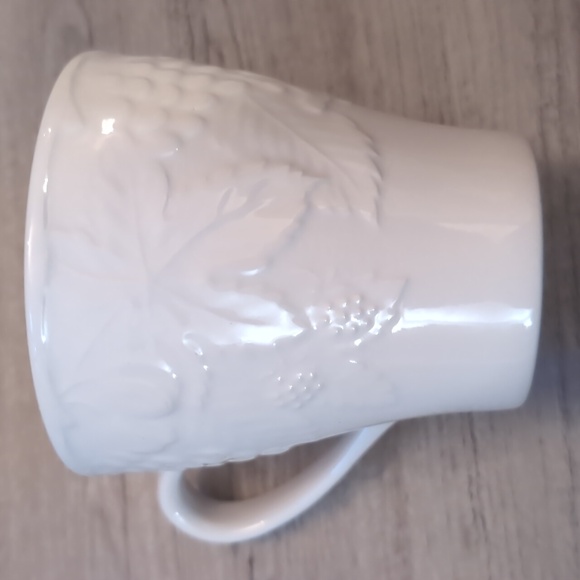 Set of 3 Nikko Mugs - Picture 3 of 3